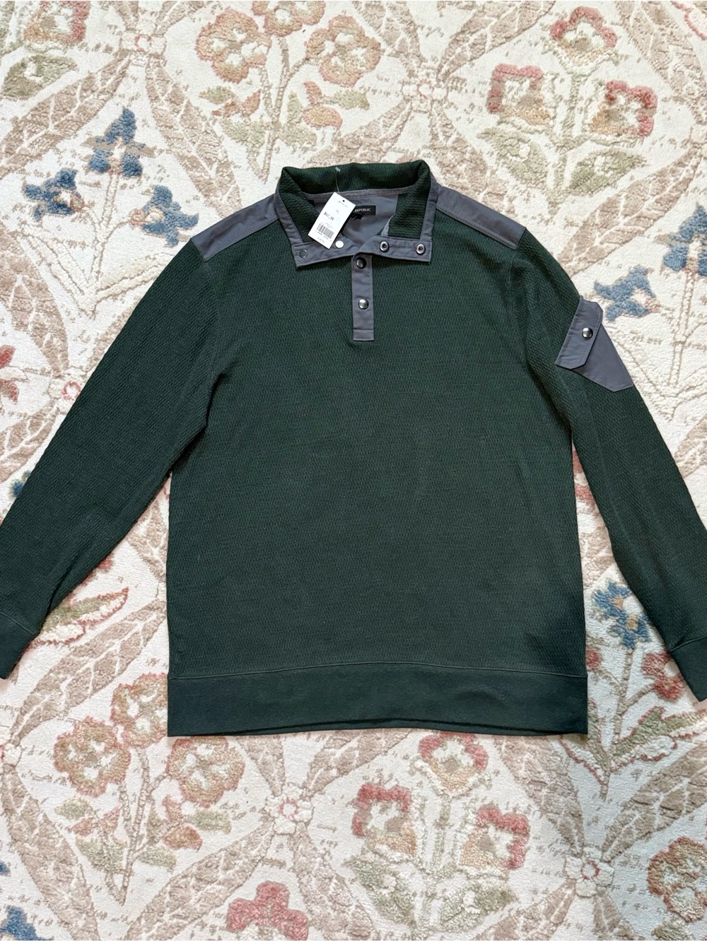 Banana Republic Dark Green Crewneck Sweater with Snap Placket